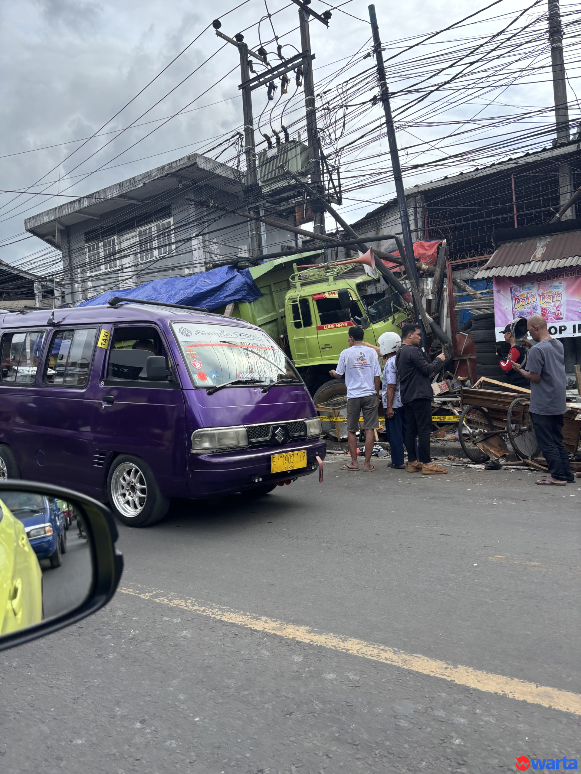 Kecelakaan Truk Fuso di Cibadak, Lalu Lintas Sempat Macet Panjang